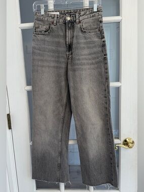 ZARA Women’s Gray Wash Relaxed Wide Leg Raw Hem Jeans Size 4